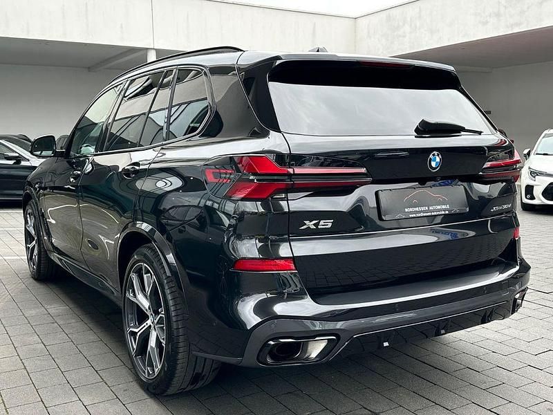 Gebraucht BMW X5 M Sport 286 PS (210 kW) 2023 Black sapphire metallic SUV