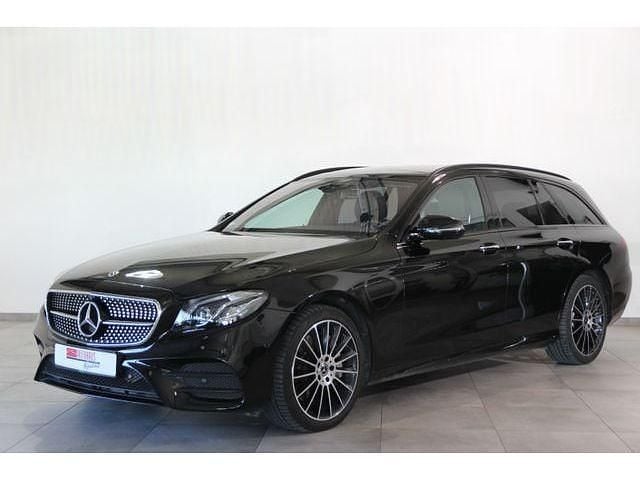 Obsidianschwarz metalliclack Gebraucht 2019 Mercedes E400 AMG line Kombi | 33.490 € (Guter Preis) - Bild 1/4