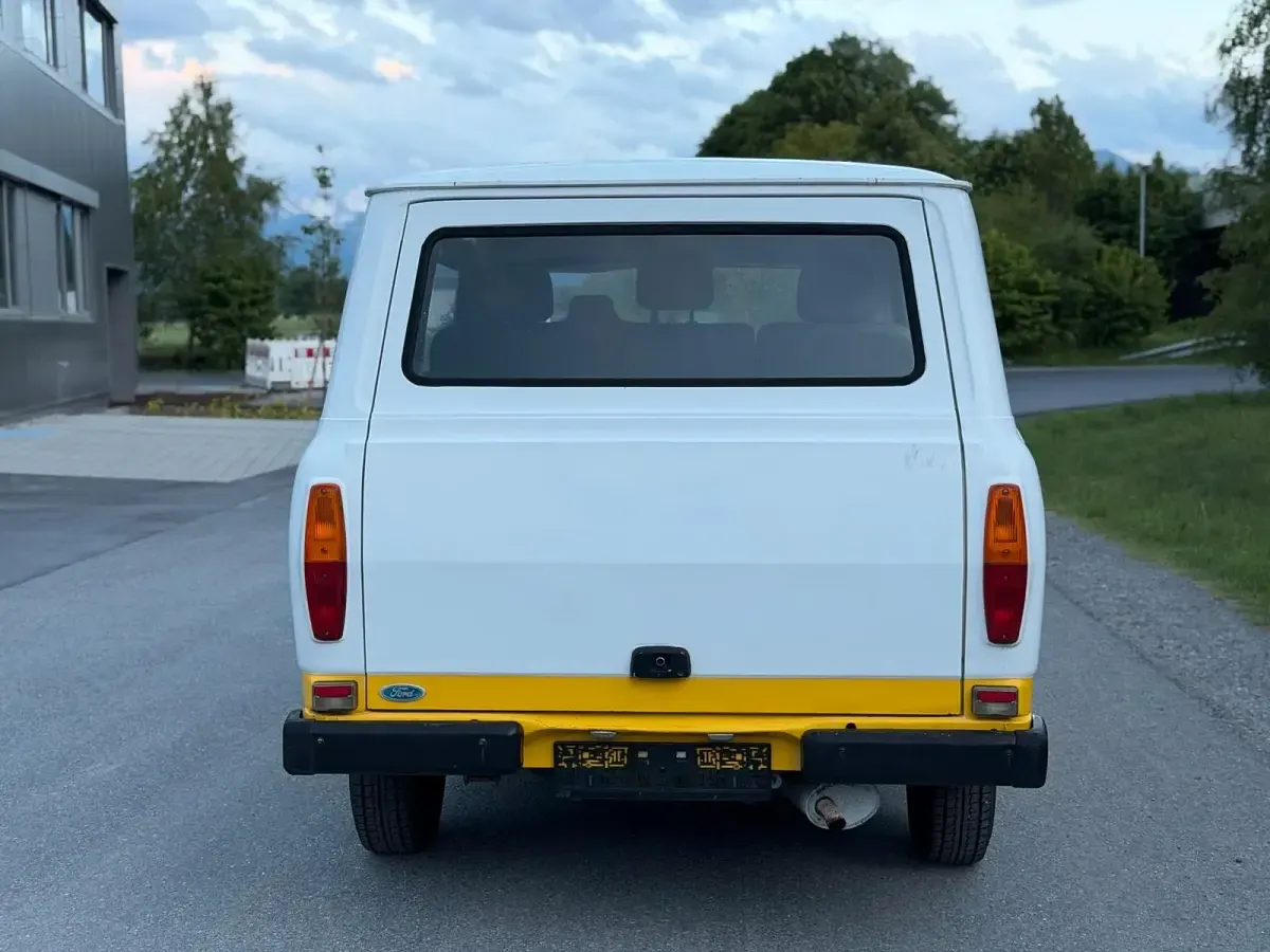 Używany Ford Transit 65 KM (47 kW) 1983 Minivan