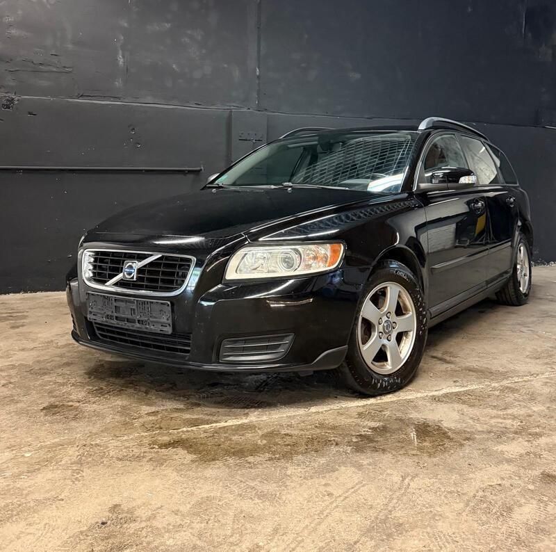 Schwarz Gebraucht 2009 Volvo V50 Kombi | 2.900 € (Guter Preis) - Bild 1/4