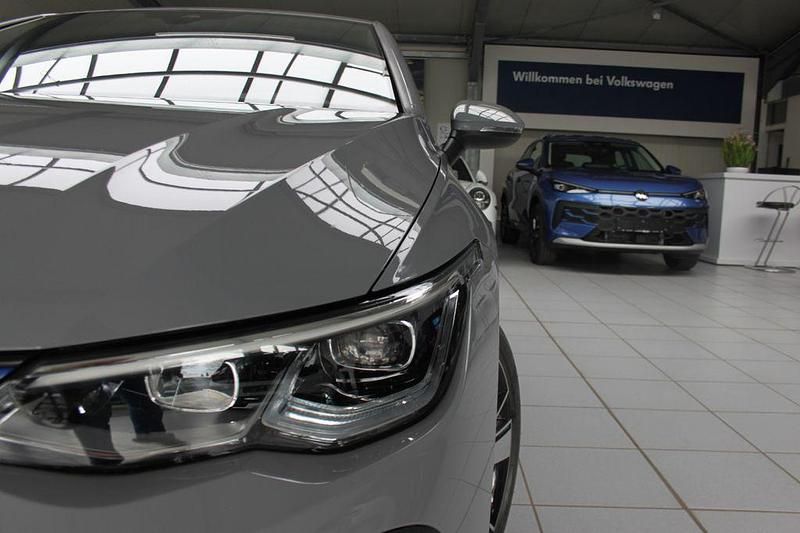 Gebraucht VW Golf VIII GTE 150 PS (110 kW) 2022 Grau Limousine