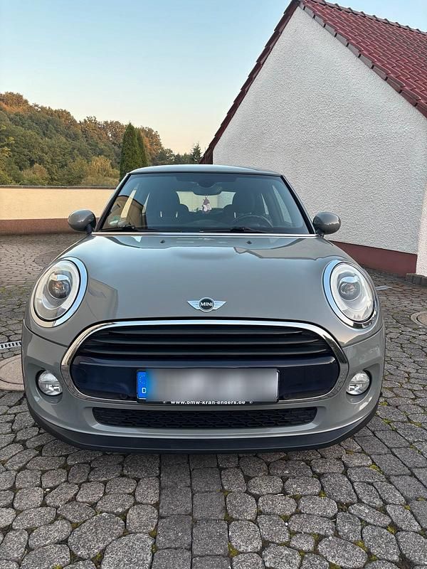 Grau Gebraucht 2017 Mini Cooper D Kleinwagen | 10.990 € (Fairer Preis) - Bild 1/4