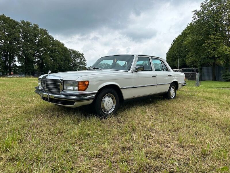 Weiß Gebraucht 1977 Mercedes S280 Limousine | 15.950 € - Bild 1/4
