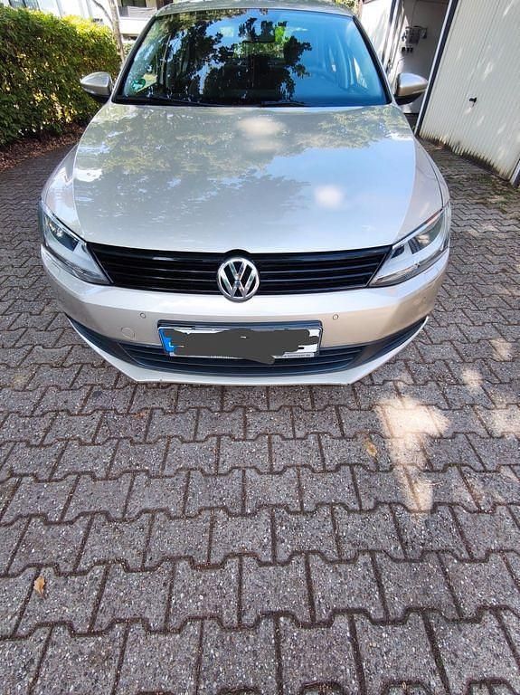 Gebraucht 2012 VW Jetta Trendline Limousine | 6.100 € (Fairer Preis) - Bild 1/4