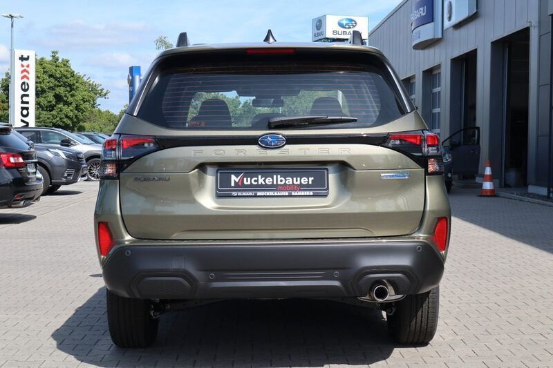 Neu Subaru Forester Trend 136 PS (100 kW) 2025 Grün SUV