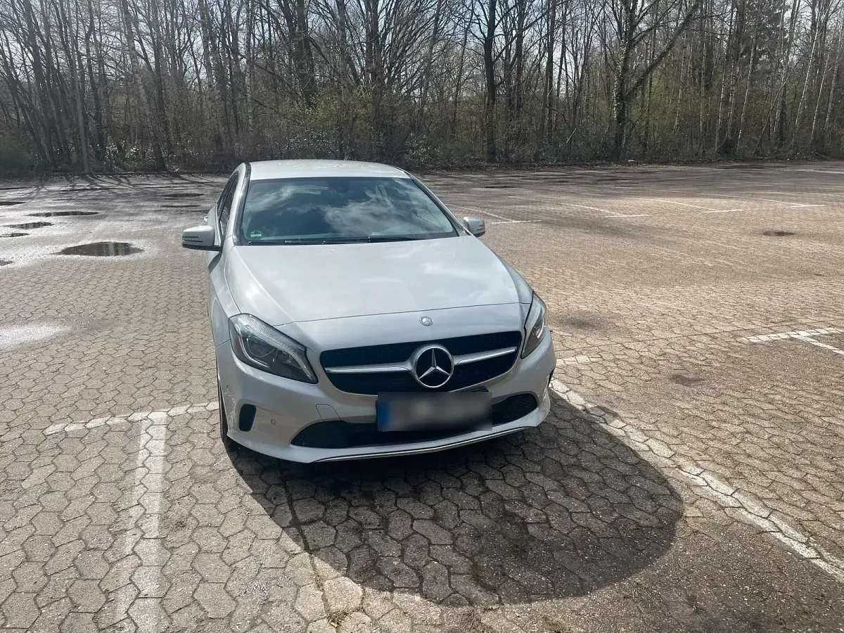Brugt Mercedes A180 122 HK (89 kW) 2016 Sølv Sedan