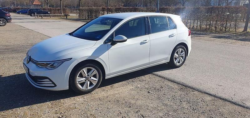 Weiß Gebraucht 2021 VW Golf VIII Limousine | 16.900 € (Guter Preis) - Bild 1/4