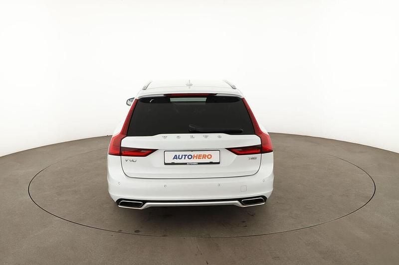 Second-hand Volvo V90 R-Design 190 CP (139 kW) 2019 Alb Break