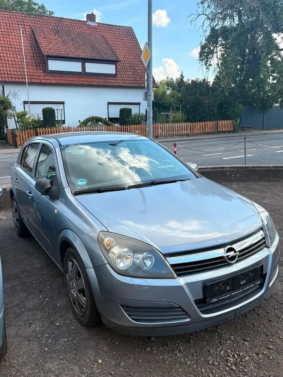 Gebraucht Opel Astra 105 PS (77 kW) 2006 Andere farben Kleinwagen