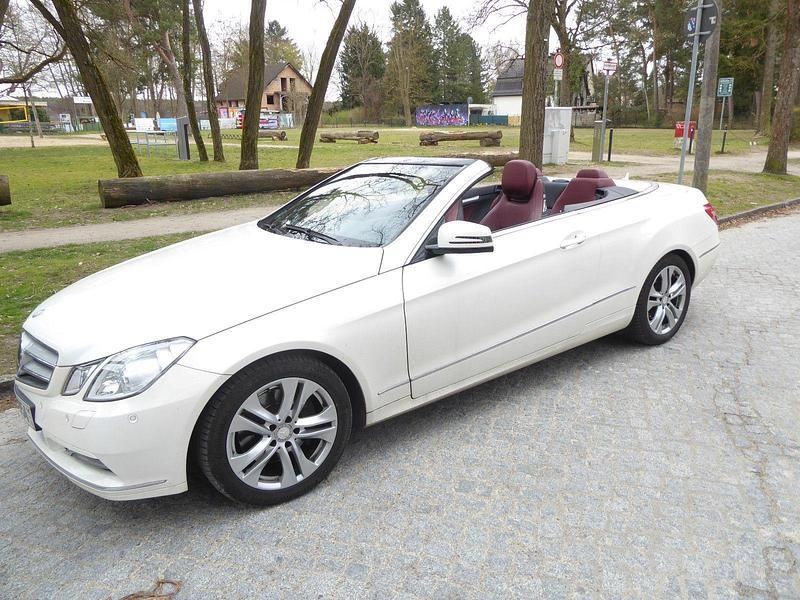 Gebraucht Mercedes E250 Avantgarde 204 PS (150 kW) 2012 Weiß Cabrio
