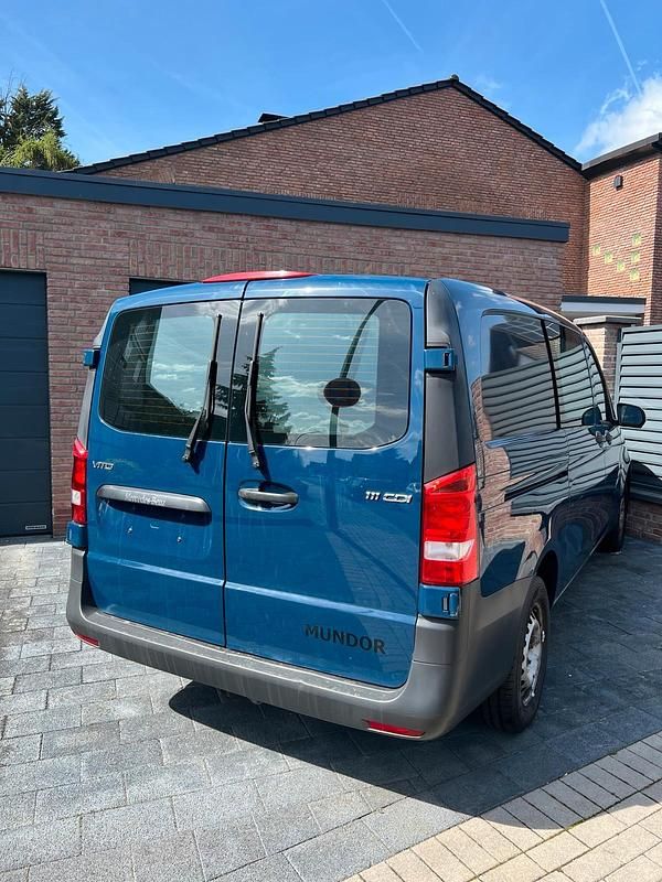 Gebraucht Mercedes Vito 114 PS (83 kW) 2016 Blau Van