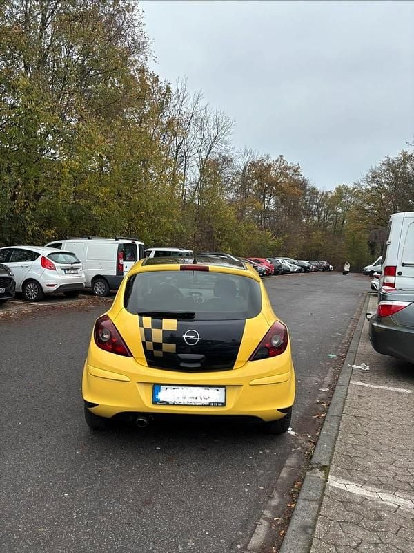 Gebraucht Opel Corsa 90 PS (66 kW) 2010 Kleinwagen