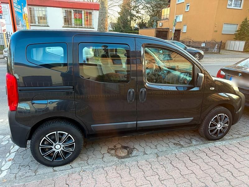 Gebraucht Peugeot Bipper 95 PS (69 kW) 2010 Schwarz Van / Kleinbus