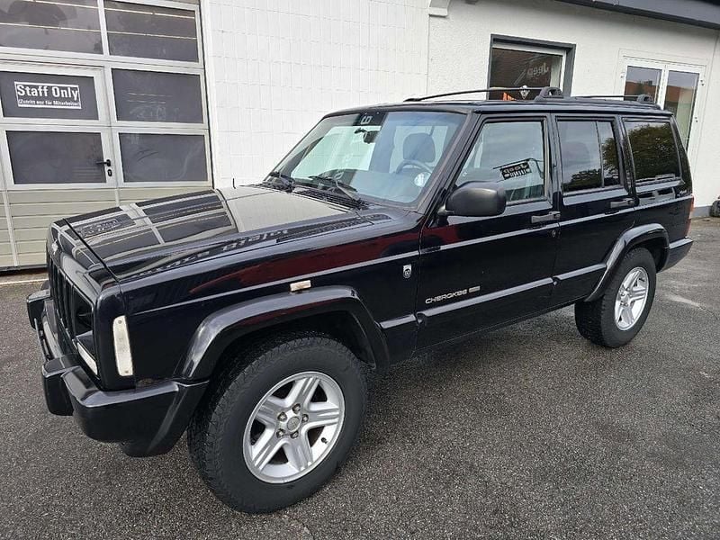 Schwarz Gebraucht 1999 Jeep Cherokee Limited SUV | 10.900 € (Fairer Preis) - Bild 1/4