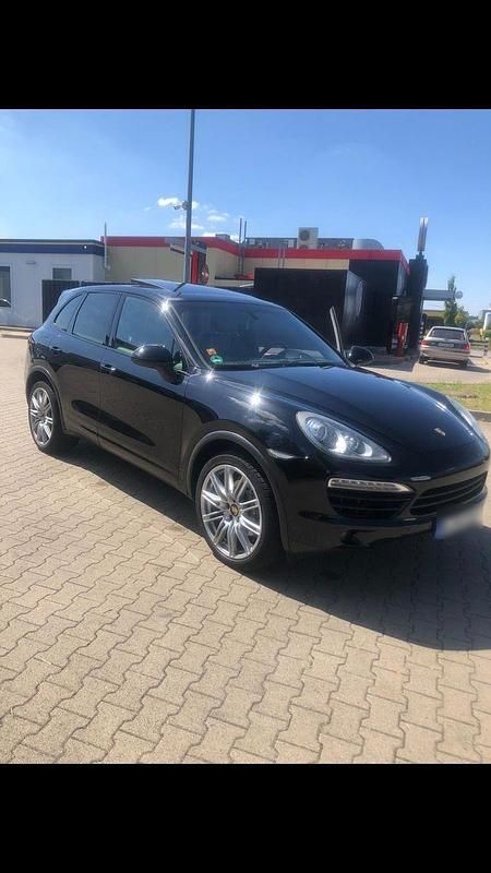 Second-hand Porsche Cayenne 245 CP (180 kW) 2012 Negru SUV