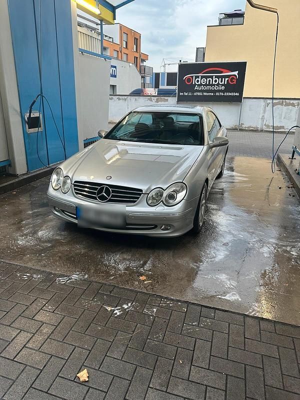 Silber Gebraucht 2002 Mercedes CLK320 Avantgarde Coupé | 2.777 € (Superpreis) - Bild 1/4