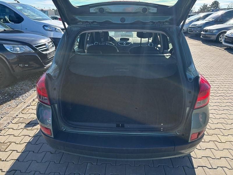 Gebraucht Renault Clio GrandTour Dynamique 101 PS (74 kW) 2008 Grün Kombi