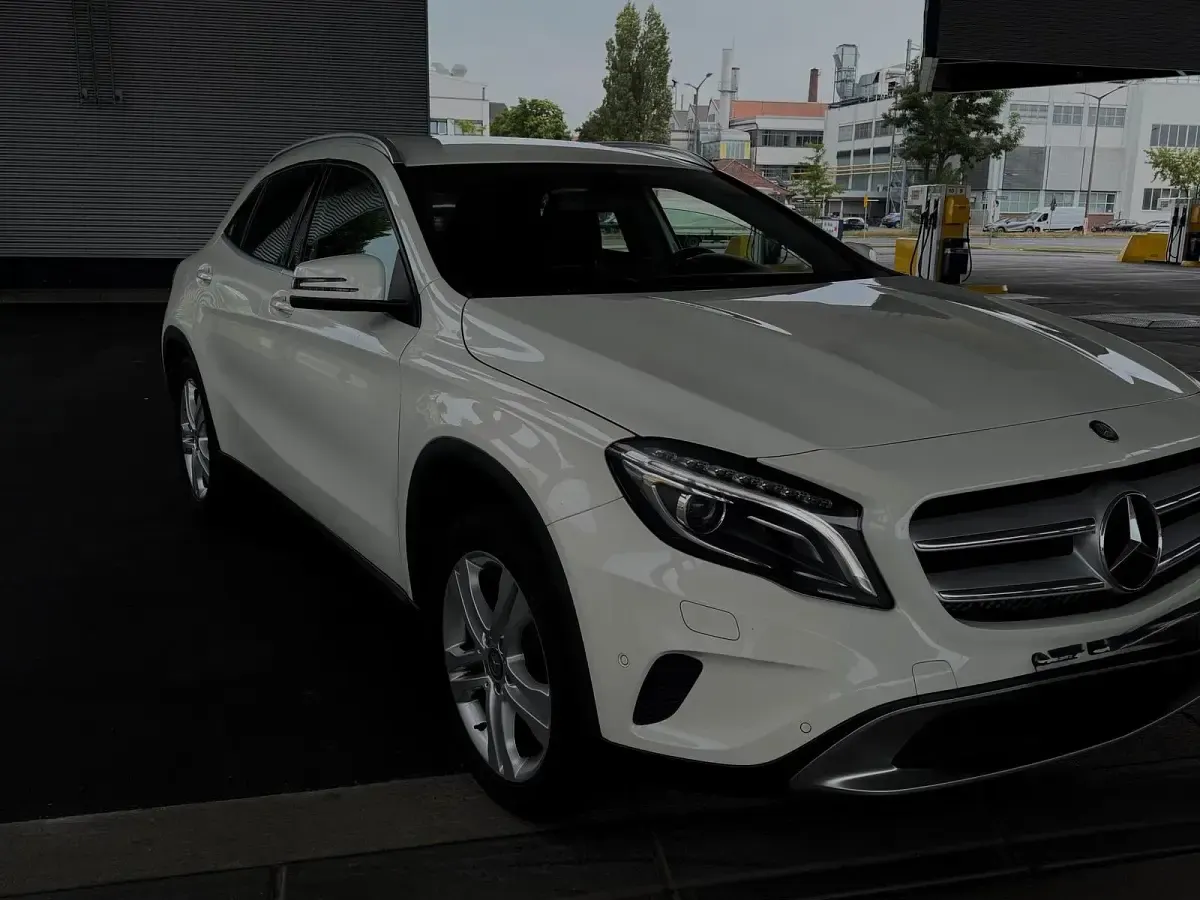 Gebraucht Mercedes GLA180 Urban 122 PS (89 kW) 2016 Weiß SUV