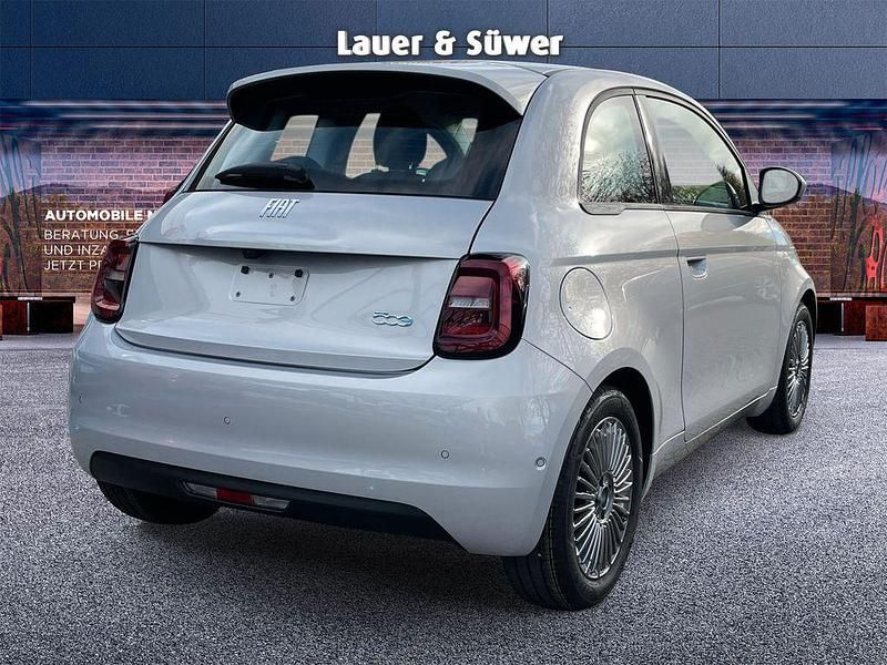 Neu Fiat 500e Icon 86 kW (118 PS) 2025 Blau Limousine