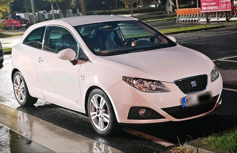 Weiß Gebraucht 2011 Seat Ibiza SC Copa Kleinwagen | 3.299 € (Fairer Preis) - Bild 1/4