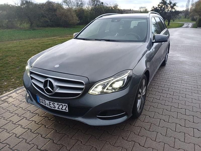 Gebraucht Mercedes E220 Avantgarde 170 PS (125 kW) 2016 Grau Limousine
