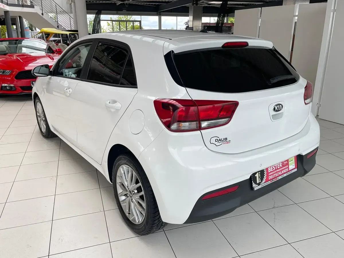 Gebraucht Kia Rio DREAM-TEAM Edition 84 PS (61 kW) 2017 (ud) schneeweiss Limousine