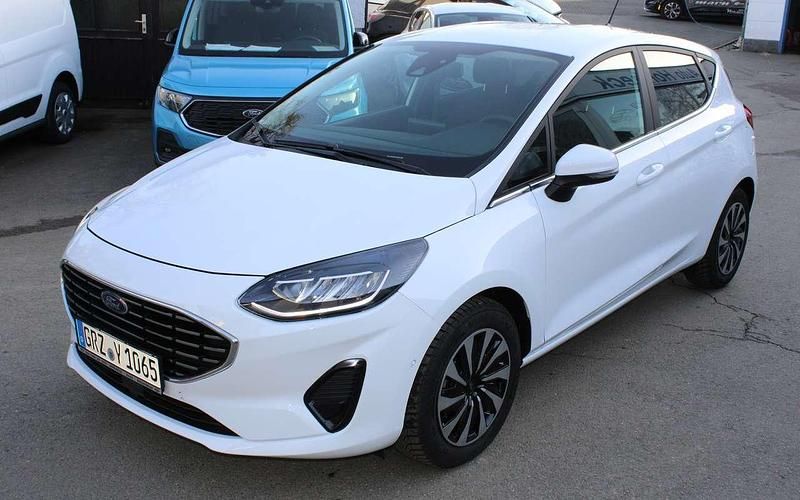 Gebraucht Ford Fiesta Titanium 101 PS (74 kW) 2023 Frostweiß Kleinwagen