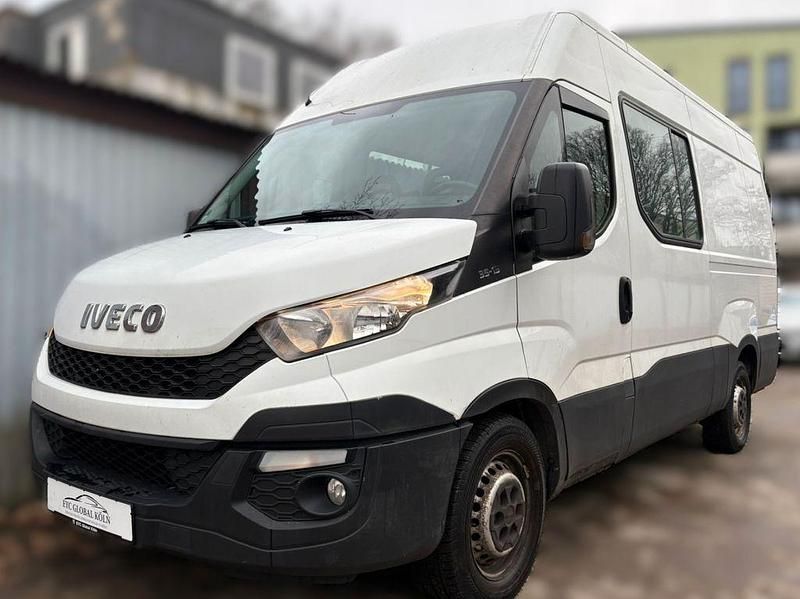 Gebraucht Iveco Daily 126 PS (92 kW) 2016 Weiß Van / Kleinbus