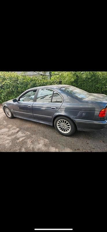 Grau Gebraucht 1998 BMW 523 Limousine | 2.500 € (Superpreis) - Bild 1/4