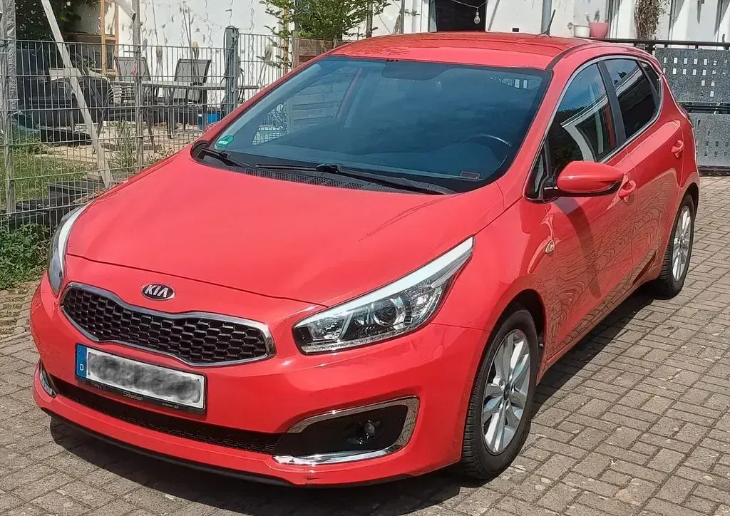 Gebraucht Kia Ceed 101 PS (74 kW) 2017 Rot Kleinwagen