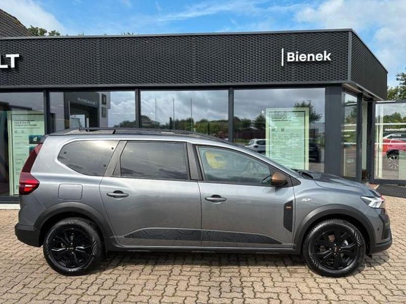 Dolomitgrau (metallic) Gebraucht 2024 Dacia Jogger Extreme Kombi | 23.990 € (Superpreis) - Bild 1/4