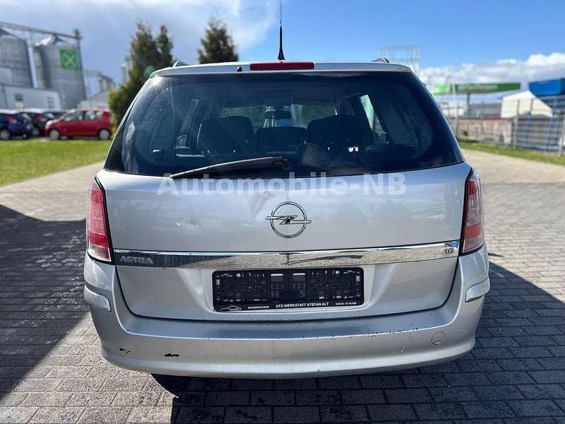 Gebraucht Opel Astra Edition 116 PS (85 kW) 2008 Silber Limousine