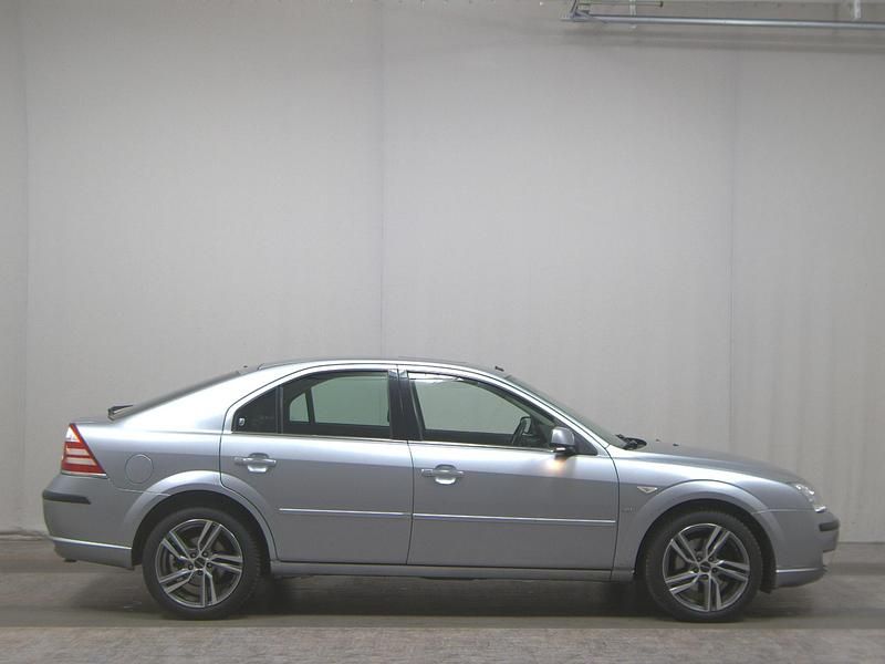 Cosmicsilber metallic Gebraucht 2005 Ford Mondeo Ghia Limousine | 1.950 € (Superpreis) - Bild 1/4