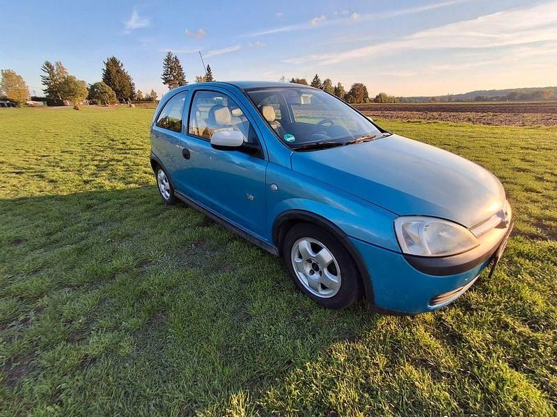 Blau Gebraucht 2003 Opel Corsa Njoy Limousine | 1.349 € (Fairer Preis) - Bild 1/4