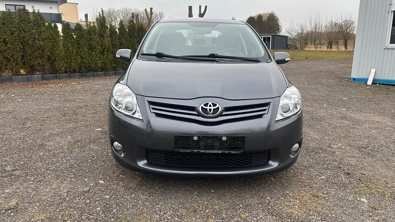 Gebraucht Toyota Auris 98 PS (72 kW) 2010 Grau Kleinwagen