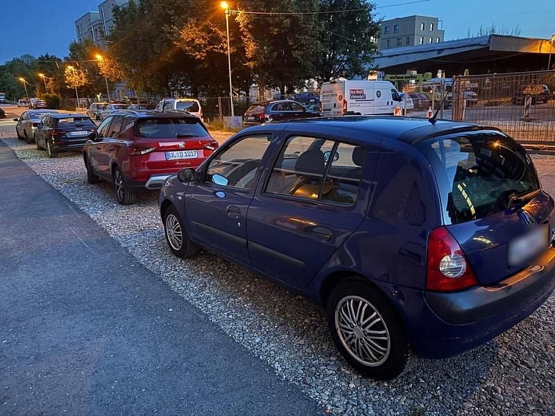 Gebraucht Renault Clio II 75 PS (55 kW) 2003 Blau Limousine