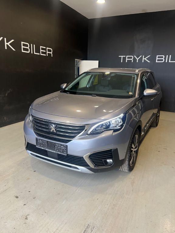 Grau Gebraucht 2018 Peugeot 5008 Allure Van / Kleinbus | 10.300 € (Guter Preis) - Bild 1/4