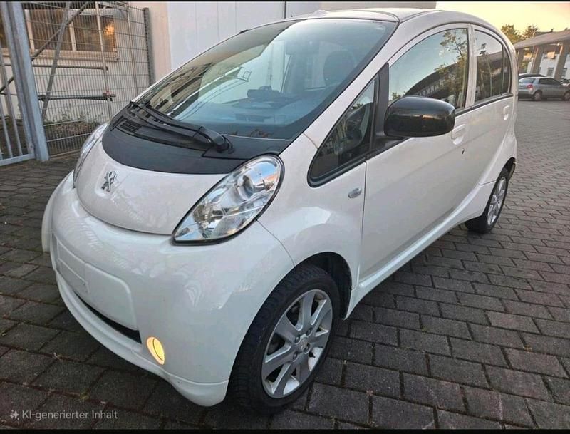 Weiß Gebraucht 2014 Peugeot iON Kleinwagen | 5.300 € (Fairer Preis) - Bild 1/4