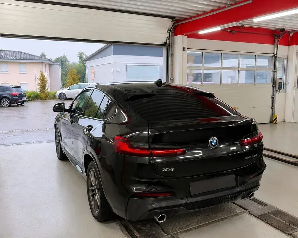 Gebraucht BMW X4 M Sport 190 PS (139 kW) 2020 Schwarz SUV