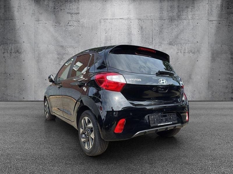 Gebraucht Hyundai i10 63 PS (46 kW) 2024 Phantom black Kleinwagen