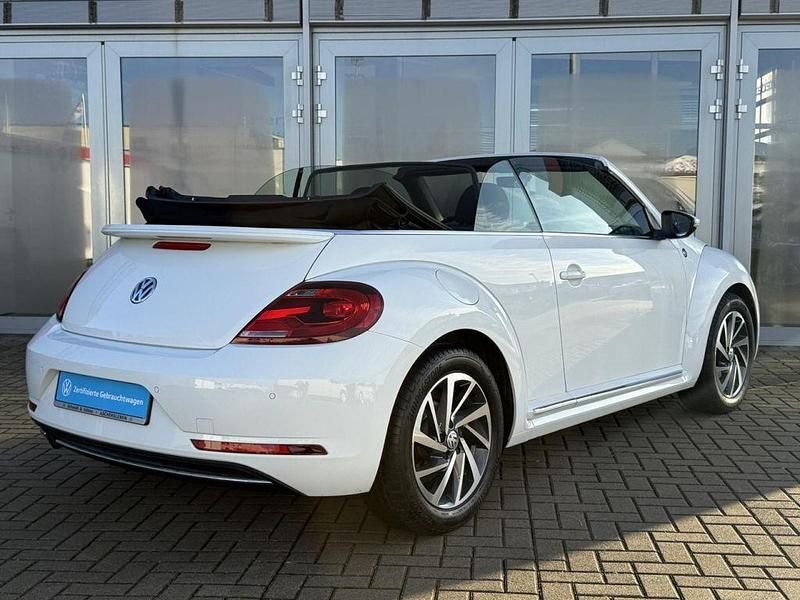 Gebraucht VW Beetle Cabriolet Design 105 PS (77 kW) 2018 Weiß Cabrio