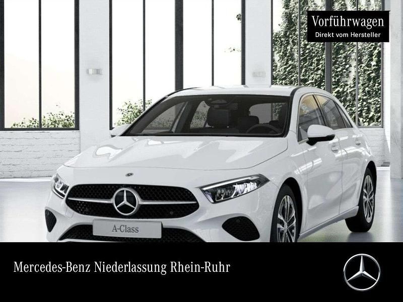 Polarweiß Gebraucht 2025 Mercedes A180 Progressive Limousine | 33.990 € (Teuer) - Bild 1/3