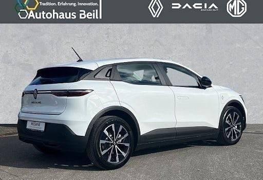 Second-hand Renault Megane E-Tech Evolution 96 kW (131 CP) 2022 Alb Berlinǎ