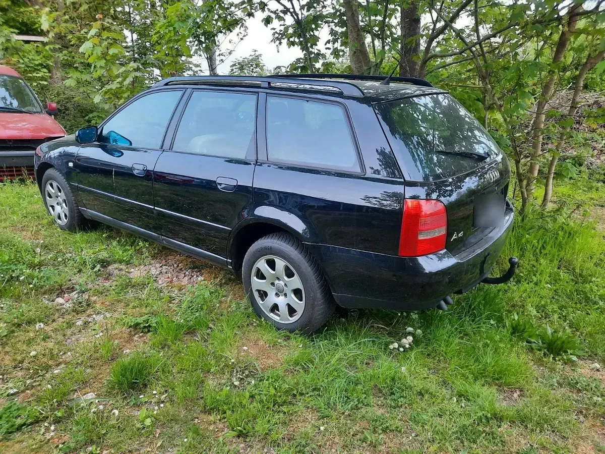 Second-hand Audi A4 116 CP (85 kW) 2000 Negru Break