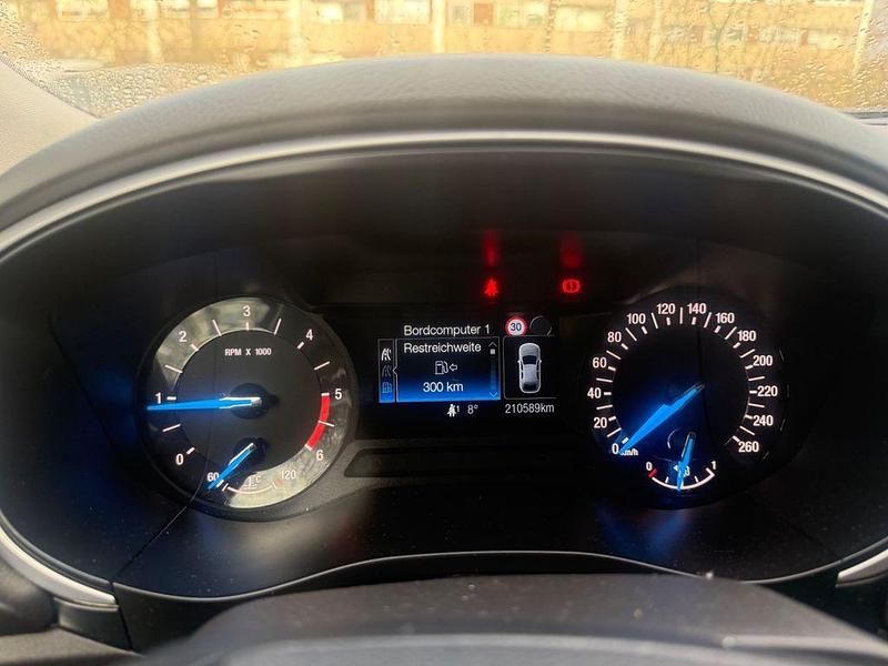 Weiß Gebraucht 2020 Ford Mondeo Business Edition Limousine | 9.800 € (Guter Preis) - Bild 1/4