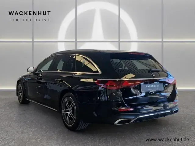 Usado Mercedes E220 AMG 197 CV (144 kW) 2025 Negro Familiar
