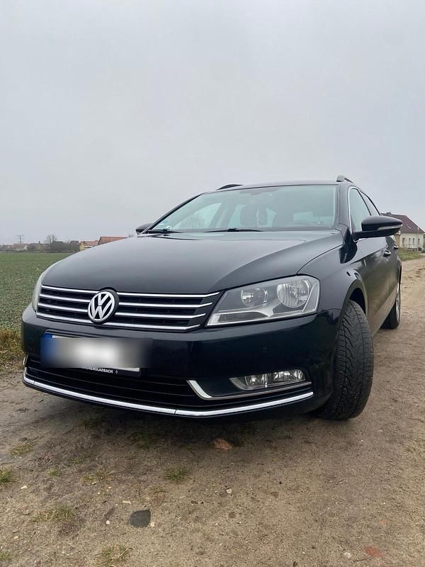 Gebraucht VW Passat 140 PS (102 kW) 2012 Schwarz Kombi