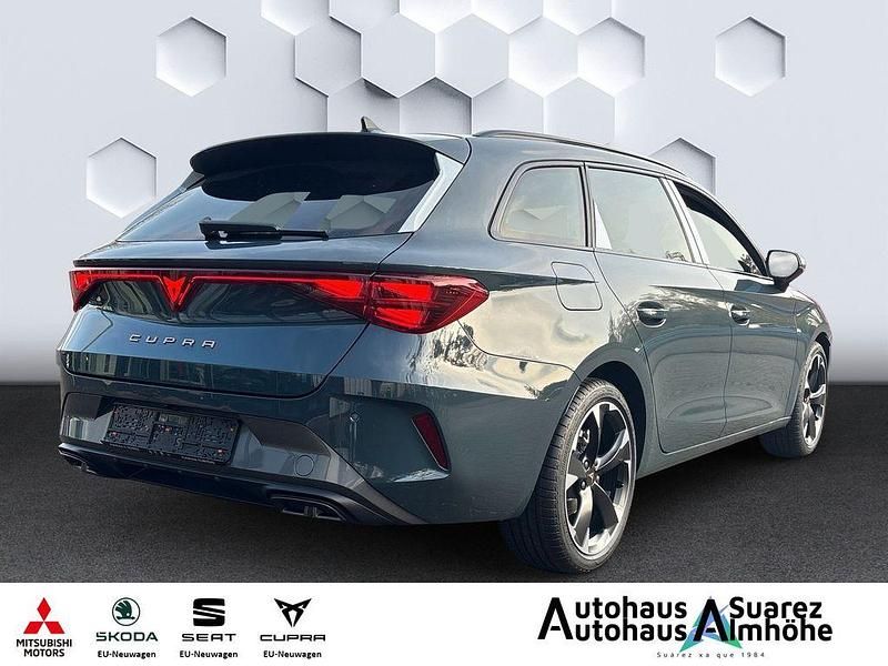 Neu Cupra Leon 150 PS (110 kW) 2025 Blau Limousine