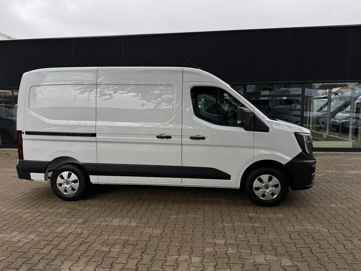 Neu Renault Master 131 PS (96 kW) 2025 Mineralweiß (weiß) Van / Kleinbus