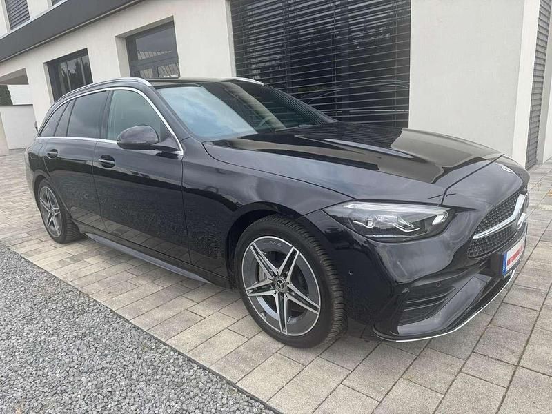 Obsidianschwarz Gebraucht 2022 Mercedes C220 AMG line Kombi | 33.800 € (Fairer Preis) - Bild 1/2